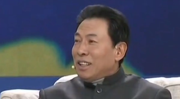 ***扮演者