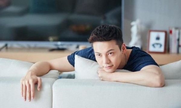 看看张翰、陈伟霆的家世，再看看张艺兴的，差距真的不是一点点