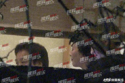 刘亦菲妈妈与陈金飞什么关系私下来往吗绯闻？扒爷爆料刘亦菲母女