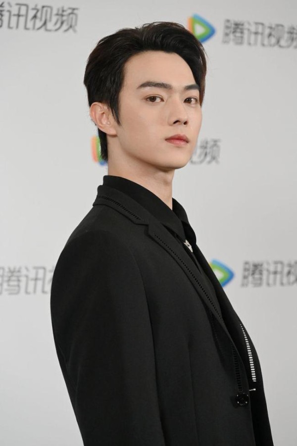许凯回应被称“猪塑”顶流 显微镜式宠粉新范式
