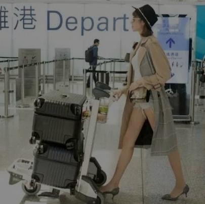 蒋丽莎现身，一双大长腿惹人醉，网友：难怪陈浩民忍不住生四个！