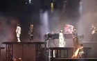 又一起！35岁知名男歌手突发状况，全场吓到尖叫