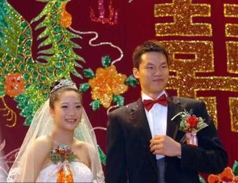 她曾经是朱芳雨的妻子，生活被一场出轨打破！离婚后美成这样