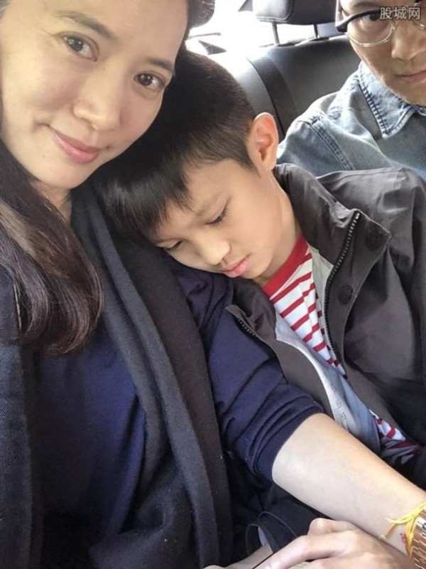 张智霖袁咏仪各玩各的