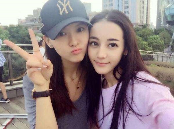 王洋怎么不演戏了，她和迪丽热巴私下是什么关系？