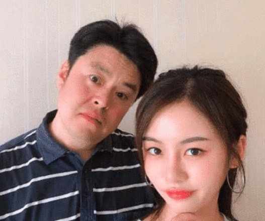 抖音祝晓晗直播带货是正品吗？祝晓晗父女的真实身份为什么火