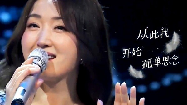 杨钰莹翻唱李健的《传奇》，温柔甜美的嗓音太好听，不输王菲