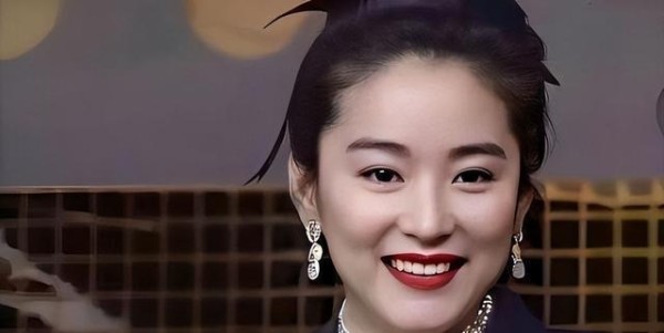 林青霞家庭揭秘，姐姐身世大曝光，血缘情深令人动容