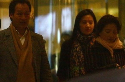 刘亦菲陪干爹K歌四小时 刘亦菲干爹自曝两人私密关系