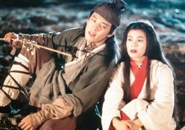曾经无限风光，如今落魄！这5位港台明星，有的惨到直播卖卫生巾