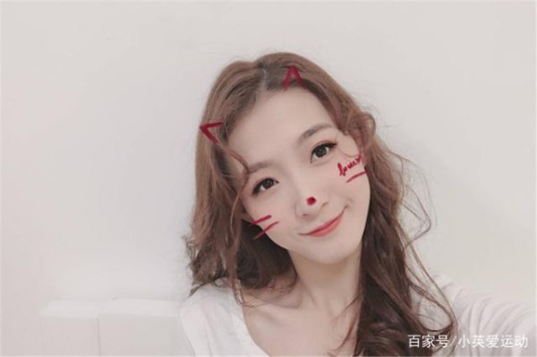 又一NBA美女主持火了！97年出生现在才23岁，还和赵睿一起上节目
