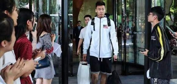 真不替姚明省心，赵睿穿美国队服后遭怒批，但是两个问题值得深思