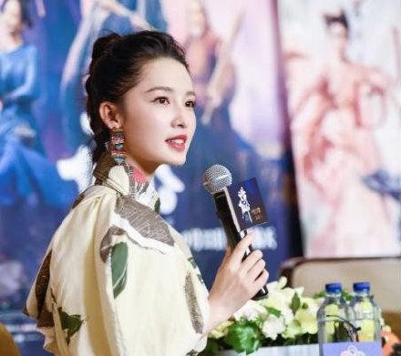 金扫帚奖女演员李沁得票第一，《沉默的证人》张家辉、杨紫也入选