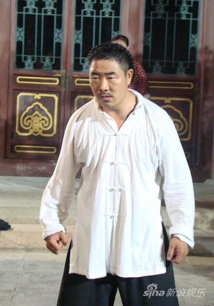 《天行健》热拍王奕盛赵文瑄共同见证清华历史