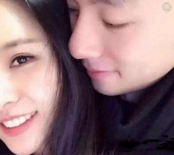 新晋斗鱼一姐私会土豪，冯提莫的教训还不够？看亲密照网友沉默了