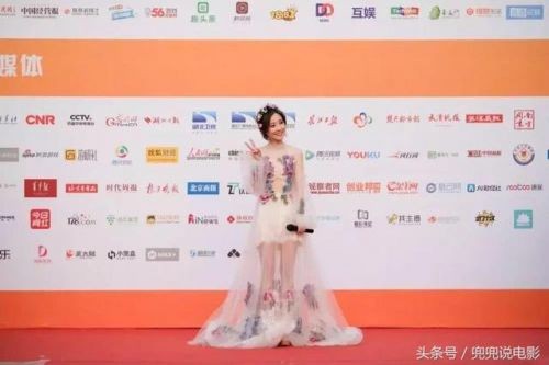 斗鱼一姐冯提莫隐婚真的吗？人设崩塌，继MC天佑后遭广电封杀？