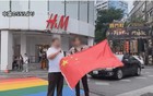 两名日本人在台北高呼“台湾属于中国”，遭台湾省驱逐