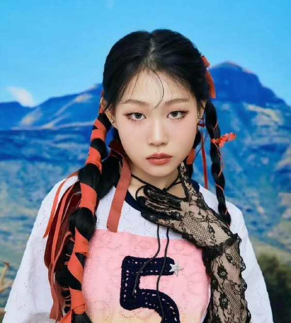 韩国女首富外孙女出道！眼神凌厉长相贵气，韩娱唯一的真财阀千金