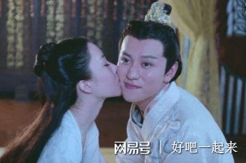 杨紫秀恩爱，秦俊杰何许人？