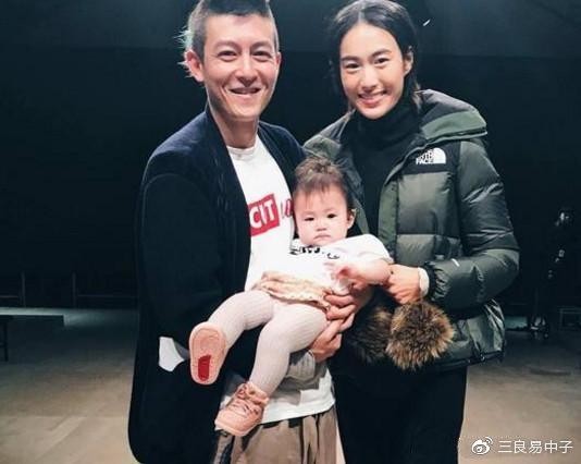 何穗的神秘男友是老爸，梦瑶的爱豆是赌王儿子，而她，太让人意外！