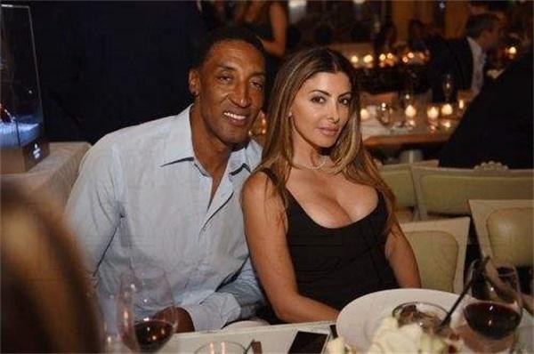 伊巴卡之前的NBA第一人后悔与最美前妻离婚直言：她给我最多安慰