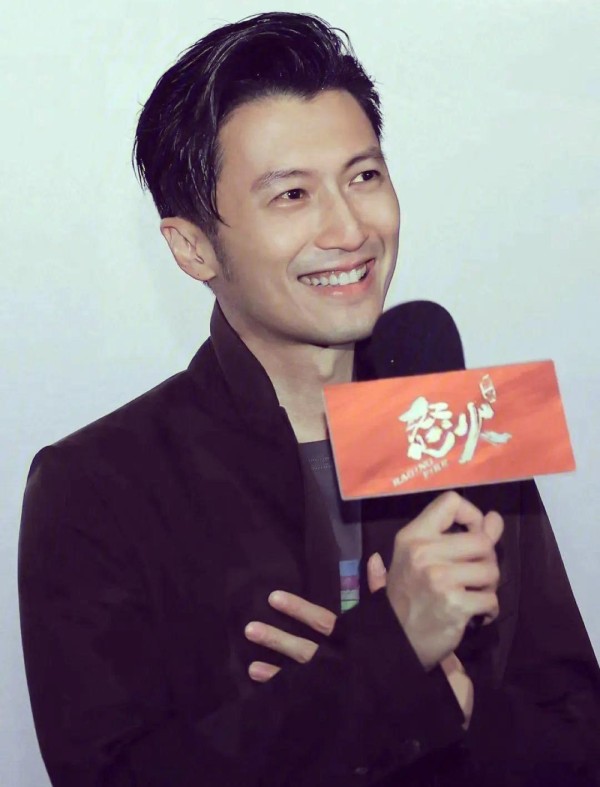 谢霆锋与谢三宝同台演出：亲情与才华的交融引发热议