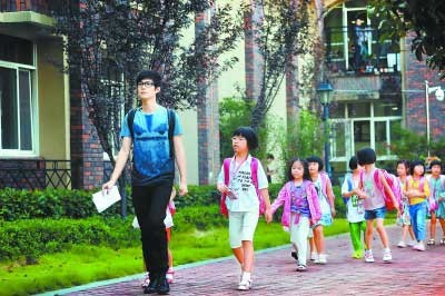 北京日报：电视萌娃闯进市场丛林