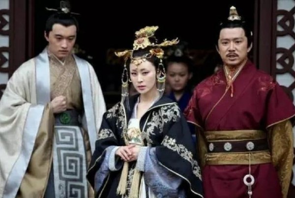 他们不仅是同学还是夫妻，低调恩爱15年，没人知道他们是夫妻