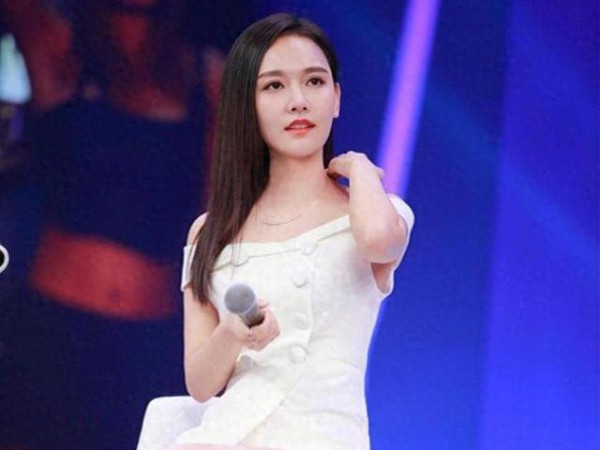 曾经到处沾草的绿茶女星孙骁骁，如今居然沦落到男星们都避之不及