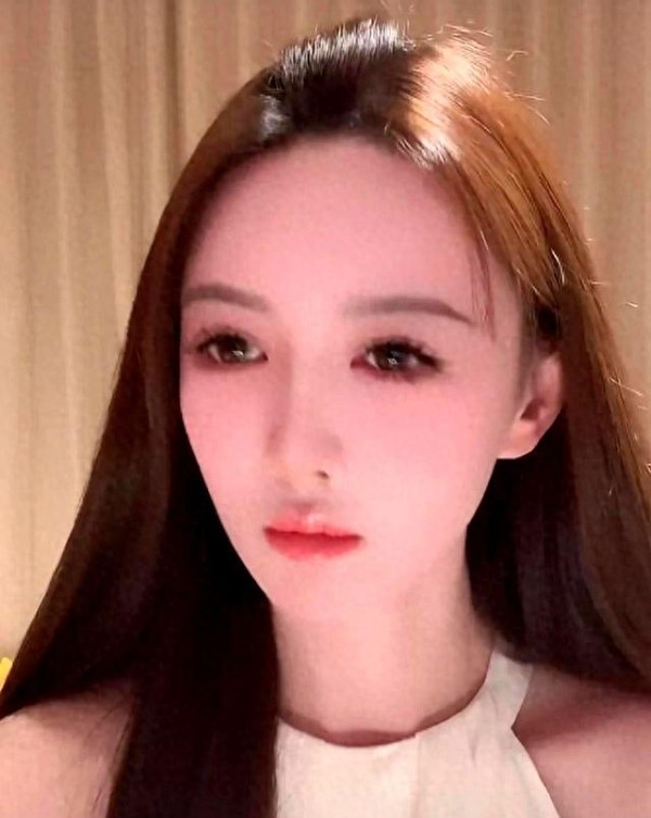 叶珂不再隐瞒，被爆料生女儿后分手原因，黄晓明“私生活”被揭露
