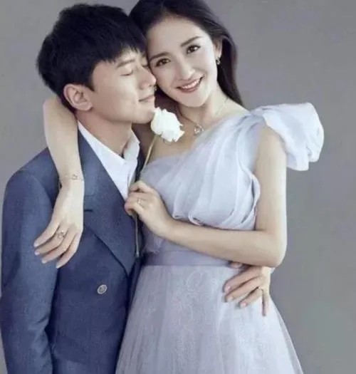 张杰谢娜什么时候离的婚是真的吗？假的！