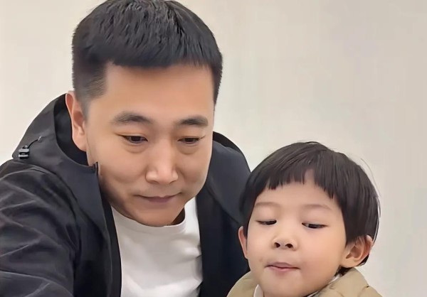 大超澄清与天赐关系，老黄一家生活引发热议