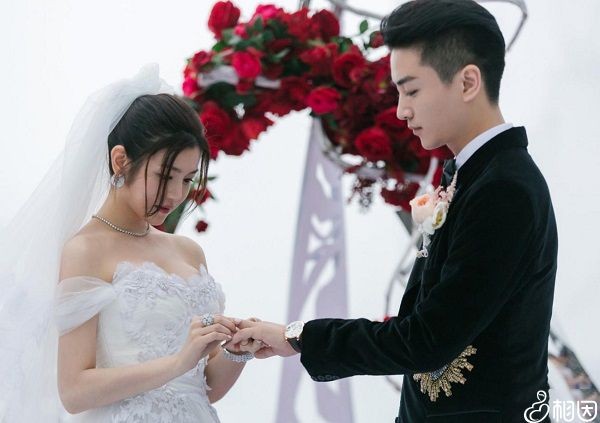 陈晓夫妻结婚照