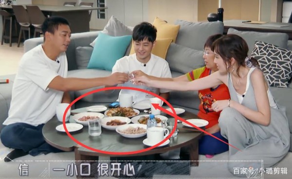 林志颖邀阿信来家玩，谁注意他招待客人吃啥饭？关系好坏一目了然