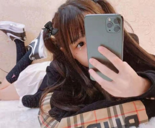 抖音第一富蔡萝莉有多富？号称女版王思聪，罕见露脸吓退一半粉丝