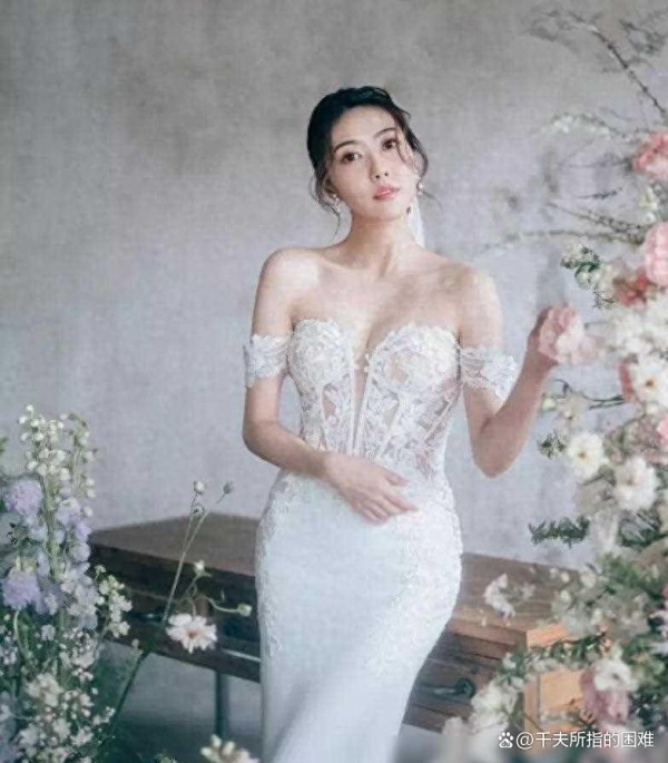 TVB女星裸辞主持专心拍剧，曾与64岁男星传绯闻