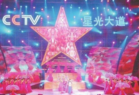 “大衣哥”和于文华多年关系曝光，难怪于文华一直帮助他