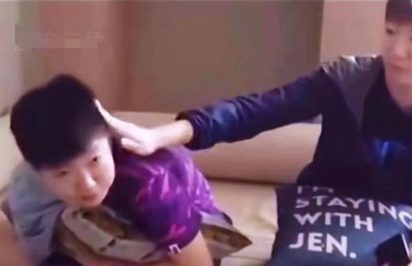 王曼昱孙颖莎：场上对手场下好友，“海产姐妹”情谊纯粹动人