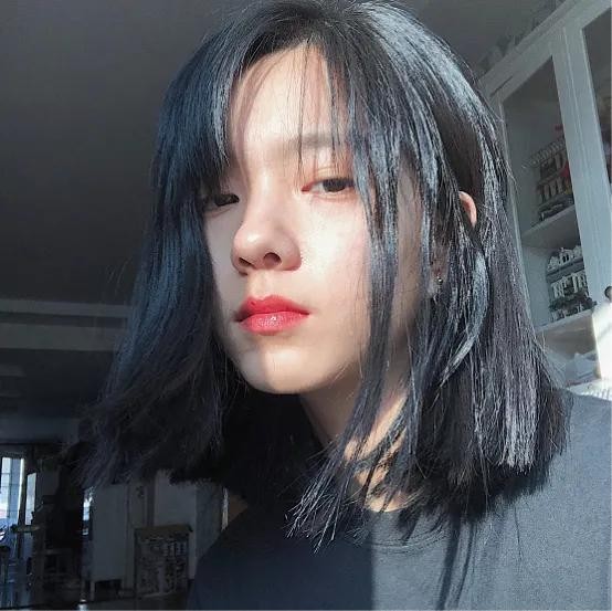 杨幂又签下一00后小花旦，和李庚希是好友，不仅演技好颜值更绝