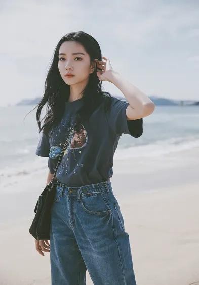 杨幂又签下一00后小花旦，和李庚希是好友，不仅演技好颜值更绝