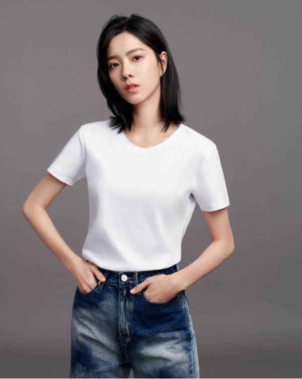 《摇滚狂花》庄达菲，生活中也是酷女孩丨人物