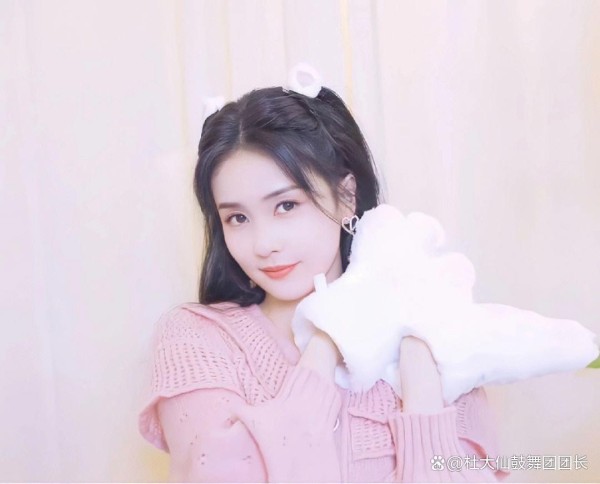 捧红出两男一女，有人居然靠颜值上位，有人却凭“关系户”出圈