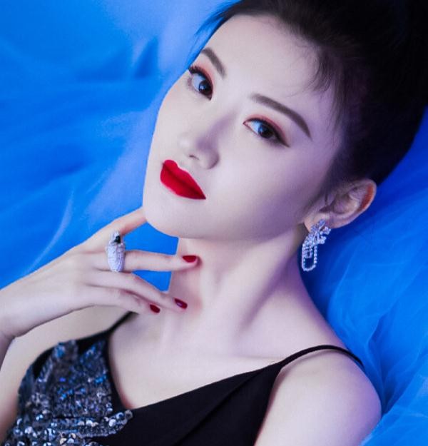 景甜是谁?(跟景甜搭档过的男星)