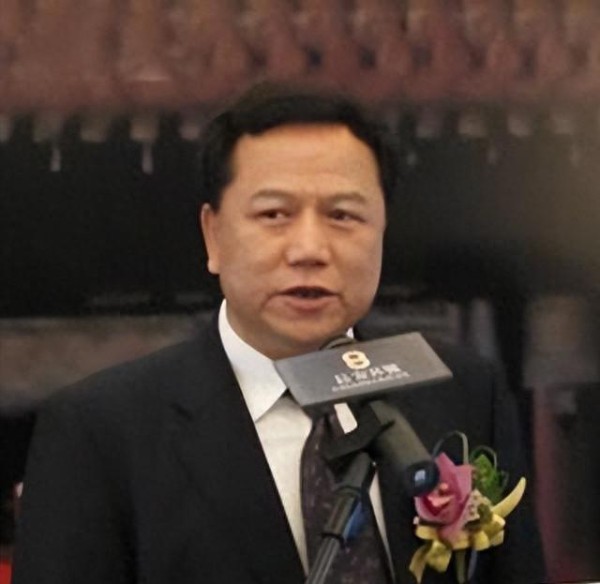 “恶少”王烁：殴打继母王艳，威胁刘涛丈夫，行径多荒唐