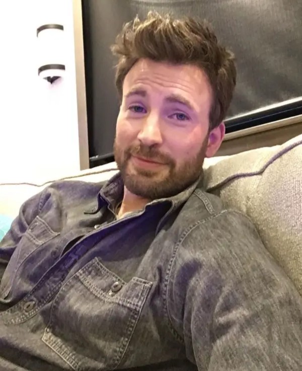 「美国队长」克里斯伊凡（Chris Evans）出道至今感情生活丰富。