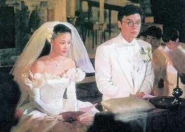 男明星被媳妇坑的真多，破产和退隐都是常事，而他却逆势变得更红