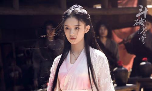 斗破苍穹薰儿和萧炎有什么关系？为什么一直跟着萧炎？