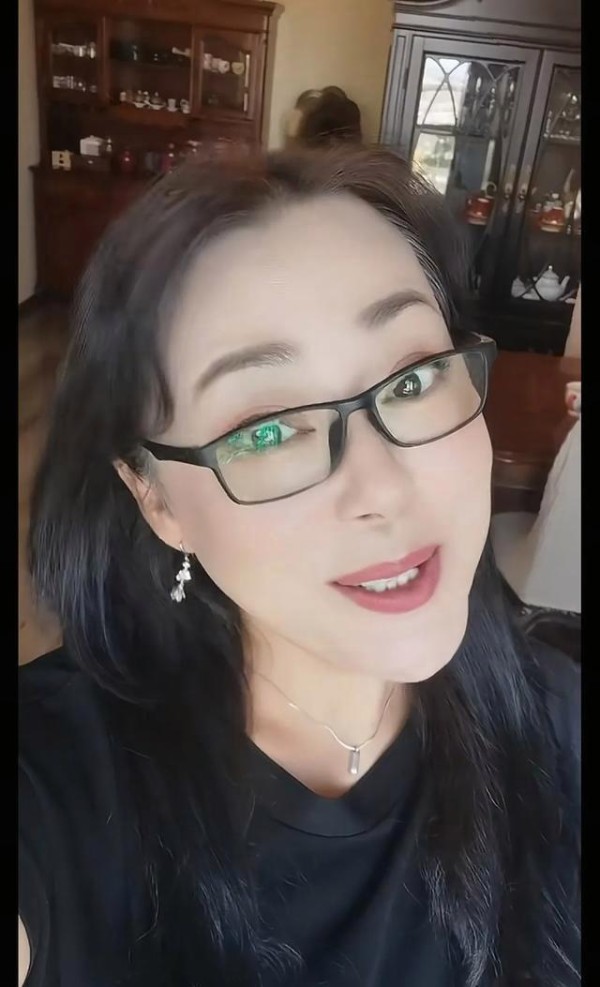 演员李菁菁瘦到认不出 瘦身成功引发热议