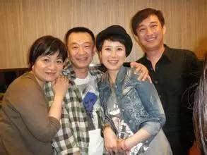 称呼王中磊为磊磊，是黄渤的师爷，黄磊的开挂人生就怕一个人