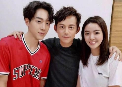 王中磊女儿被曝家产50亿，被众男星宠成公主，却遭前男友嘲讽？